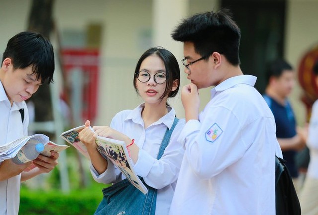 Những đối tượng học sinh nào được nộp hồ sơ xét tuyển thẳng vào lớp 10 công lập ở Hà Nội?- Ảnh 2.