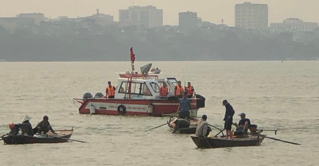 Tìm thấy thi thể 2 học sinh ở Hà Nội bị đuối nước khi bơi trên sông Hồng - Ảnh 1.