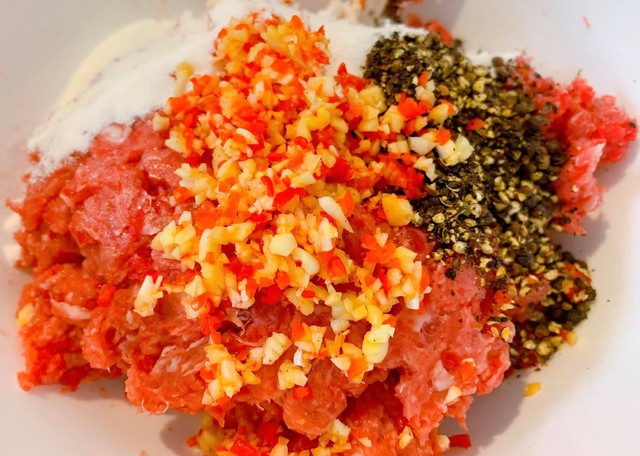 Món ăn chua cay từ thịt sống của Việt Nam lot top món cay ngon nhất thế giới- Ảnh 3.
