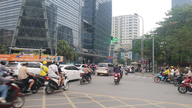 Sau thời gian dừng thi công do vướng mặt bằng, dự án đường Nguyễn Tuân ở Hà Nội hiện ra sao?- Ảnh 1.