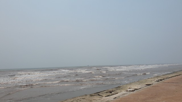 Kè biển ở Nam Định bị sạt lở, biển Thịnh Long gần như 'tê liệt'- Ảnh 19.