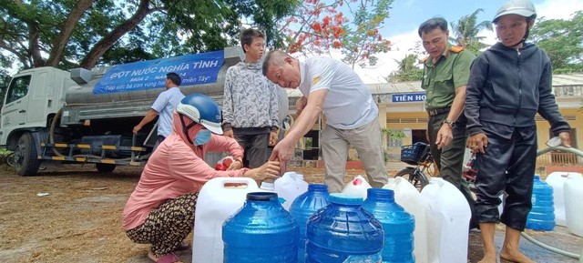 &quot;Giọt nước nghĩa tình&quot; tiếp tục tuôn về Bến Tre, Tiền Giang giữa cao điểm hạn mặn- Ảnh 5.