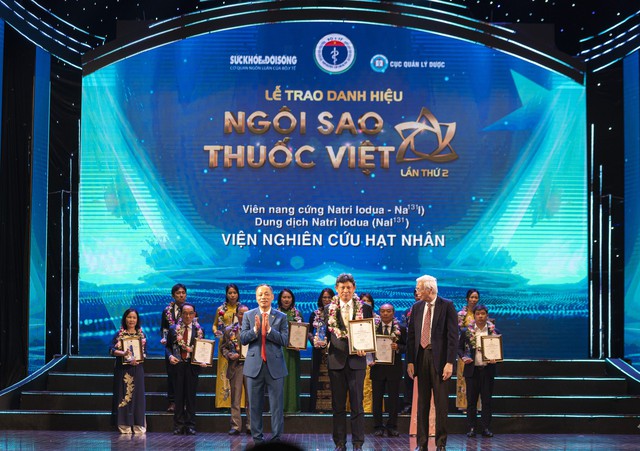 Sản phẩm thuốc phóng xạ I-131 giúp chẩn đoán và điều trị bệnh ung thư nhận danh hiệu Ngôi sao thuốc Việt lần 2 - Ảnh 2.