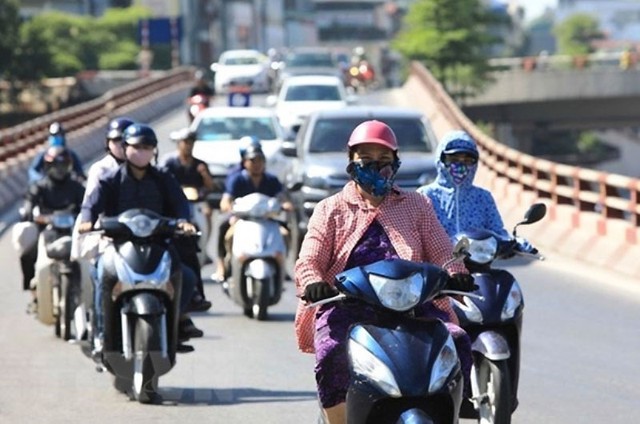 Tin sáng 3/5: Bất ngờ nhận dạng thủ phạm tạt sơn 7 ô tô ở Hà Nội; Mưa dông 'đánh bay' nắng nóng ở Bắc Bộ và Bắc Trung Bộ kéo dài đến bao giờ? - Ảnh 3.