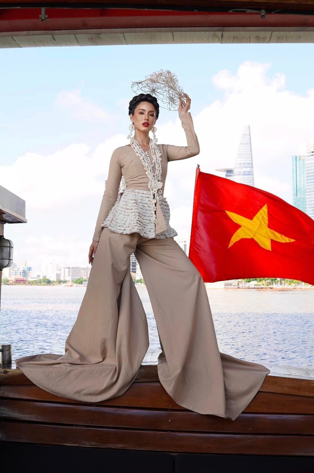 Phản ứng của fan sắc đẹp khi mỹ nhân lai Tây đại diện Việt Nam thi Miss Supranational- Ảnh 3.