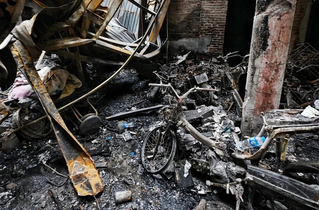 Hình ảnh khoảng sân chung trước vụ cháy nhà dân tại Trung Kính: Nguy cơ 'thảm họa' đã được báo trước?- Ảnh 8.