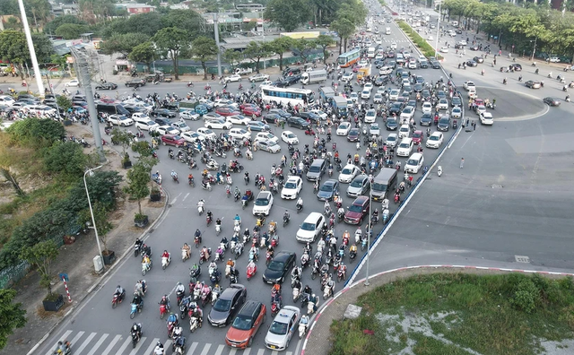 Sửa Luật Thủ đô: Cho phép Hà Nội hỗ trợ thu hồi xe máy cũ và hạn chế phương tiện vào nội đô - Ảnh 1.