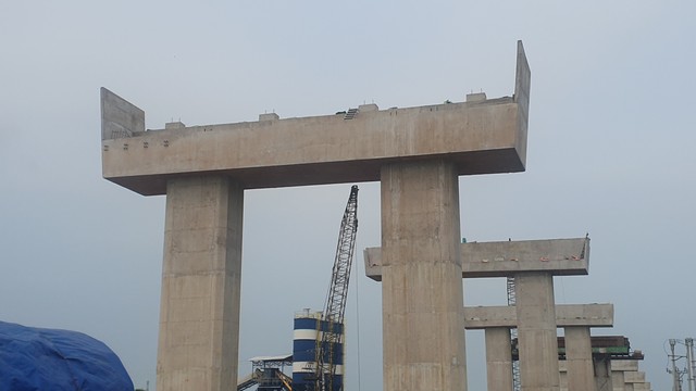 Sau 7 tháng thi công, cầu vượt sông Đáy ở Nam Định đang dần lộ diện- Ảnh 3.