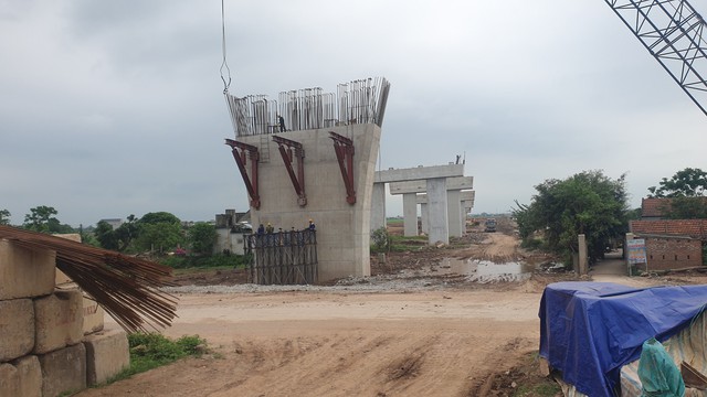 Sau 7 tháng thi công, cầu vượt sông Đáy ở Nam Định đang dần lộ diện- Ảnh 9.