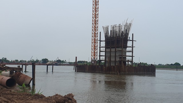 Sau 7 tháng thi công, cầu vượt sông Đáy ở Nam Định đang dần lộ diện- Ảnh 8.