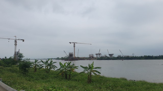 Sau 7 tháng thi công, cầu vượt sông Đáy ở Nam Định đang dần lộ diện- Ảnh 1.