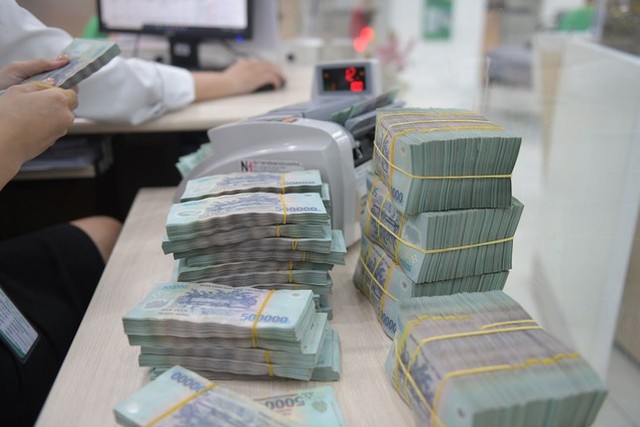 Lãi suất cao nhất của Agribank, Vietcombank và BIDV: Gửi tiết kiệm 500 triệu đồng nhận lãi ra sao?- Ảnh 2.