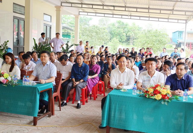 Hương Khê phát động chiến dịch chăm sóc SKSS/KHHGĐ năm 2024 - Ảnh 1.