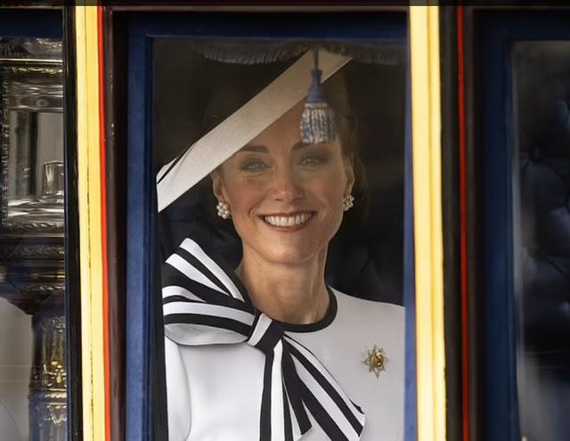 Hé lộ hình ảnh mới nhất Vương phi Kate xuất hiện trước công chúng sau thời gian điều trị ung thư- Ảnh 3.
