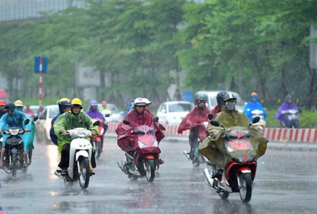 Thời tiết Hà Nội 3 ngày tới: Người dân Thủ đô phải 'tắm' mưa dông khi chiều về? - Ảnh 2.