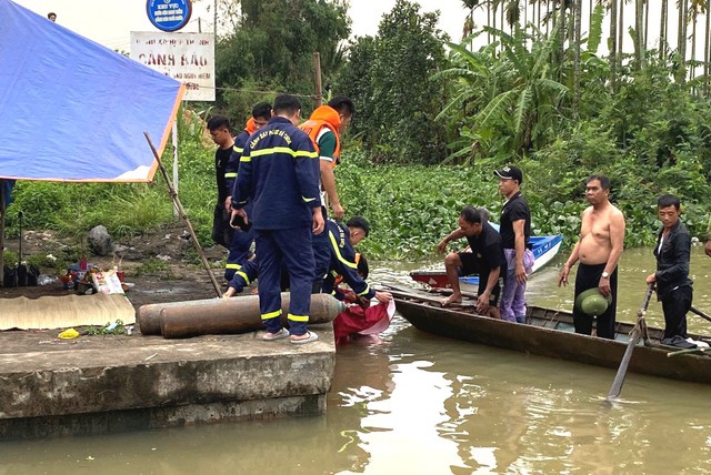 Đã tìm thấy thi thể bé trai 14 tuổi ở Hải Phòng mất tích dưới sông khi đi tắm cùng nhóm bạn- Ảnh 2.