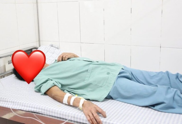 Người đàn ông 58 tuổi ở Phú Thọ bất ngờ sốt cao, nhập viện cấp cứu sau khi ăn món lòng lợn khoái khẩu - Ảnh 2.