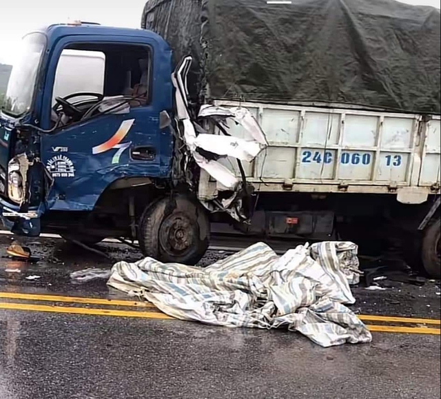 Tai nạn liên hoàn trên cao tốc Nội Bài - Lào Cai: Đã thông một làn xe, các phương tiện có thể di chuyển  - Ảnh 2.