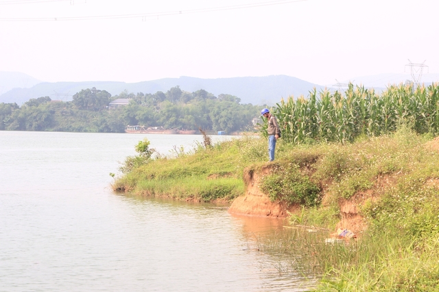 nguoi-dan-thon-thanh-binh-2-khong-dong-tinh-viec-khai-thac-cat-vi-lo-sat-lo-17225905301991347479516.jpg