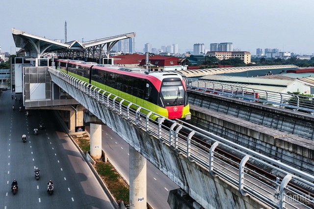 Tin sáng 3/8: Năm nay, không dùng ngữ liệu trong SGK để kiểm tra môn Ngữ văn; Những nhóm hành vi nào bị trừ hết 12 điểm giấy phép lái xe?- Ảnh 4.