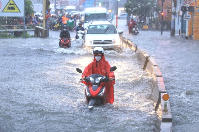 Tin sáng 24/8: Thông tin mới nhất vụ người đàn ông hành hung bé trai 12 tuổi ở khu chung cư Hà Nội; Mưa lớn ở Bắc Bộ kéo dài đến khi nào?- Ảnh 5.