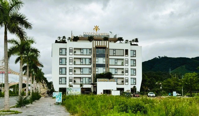 diamond-hotel-van-don-tu-phong-4-sao-bi-xu-phat-17248588855242006029429.jpg