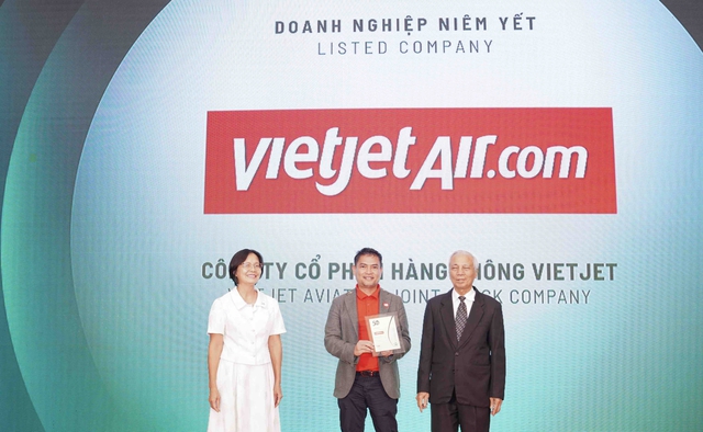 Vietjet được vinh danh trong Top 50 doanh nghiệp phát triển bền vững tiêu biểu 2024- Ảnh 1.