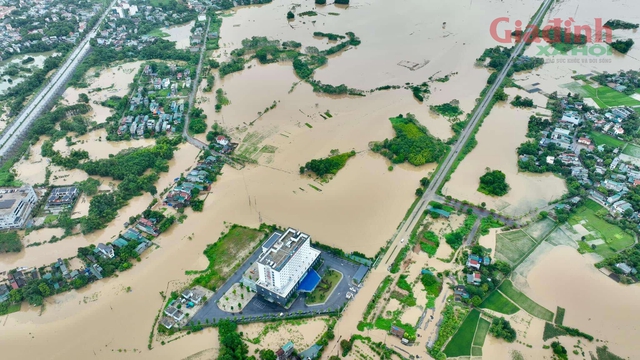 Bộ Công Thương: Tập trung cung ứng hàng hóa thiết yếu tới các tỉnh, thành đang ngập lụt- Ảnh 3.