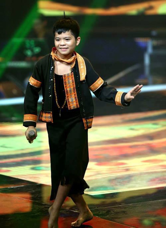 Quang Anh 'The Voice Kids' sau 11 năm: Giao diện 'điểm 10', đổi tên Rhyder có giật Quán quân 'Anh trai say hi'? - Ảnh 2.