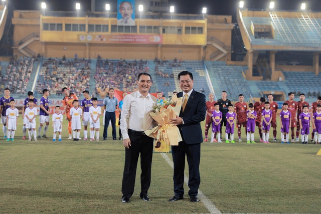 Khai mạc LPBank V.League 1- 2024/25: Mùa giải mới cùng khát vọng một nền bóng đá chuyên nghiệp- Ảnh 2.