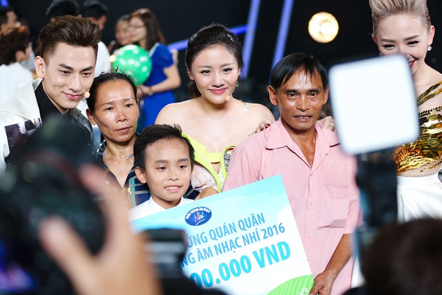 Quán quân Vietnam Idol Kids Hồ Văn Cường: Quá khứ ồn ào vô ơn, giờ hát show nào là 'cháy vé' - Ảnh 4.