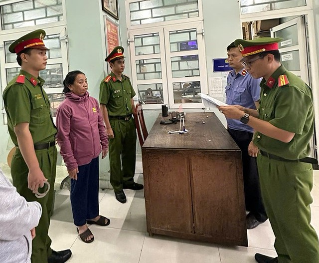 Bắt giam chủ hụi lừa đảo chiếm đoạt hơn 100 tỉ đồng của hơn 100 người - Ảnh 1.