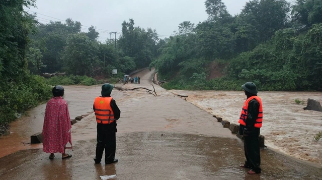 Tin vui cho người lao động vùng bão lũ, không đi làm vẫn nhận được quyền lợi này- Ảnh 2.