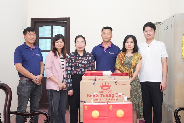 Lan tỏa tinh thần sẻ chia, Mondelez Kinh Đô mang Trung thu đến với hàng nghìn trẻ em và hỗ trợ thực phẩm cho đồng bào vùng bão lũ- Ảnh 1.