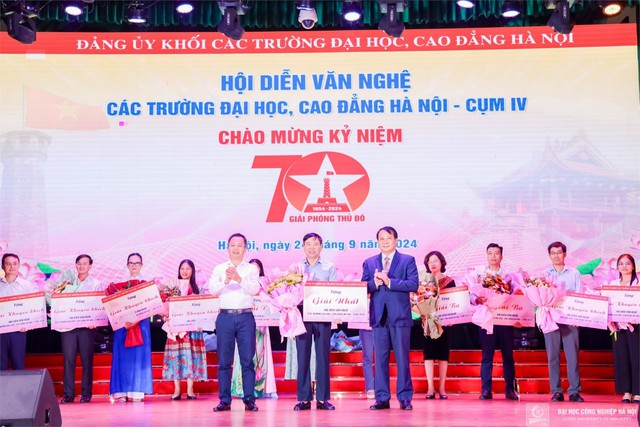 Đại học Công nghiệp Hà Nội xuất sắc đạt giải Nhất hội diễn nghệ thuật chào mừng kỷ niệm 70 năm Giải phóng Thủ đô (10/10/1954 - 10/10/2024)- Ảnh 3.