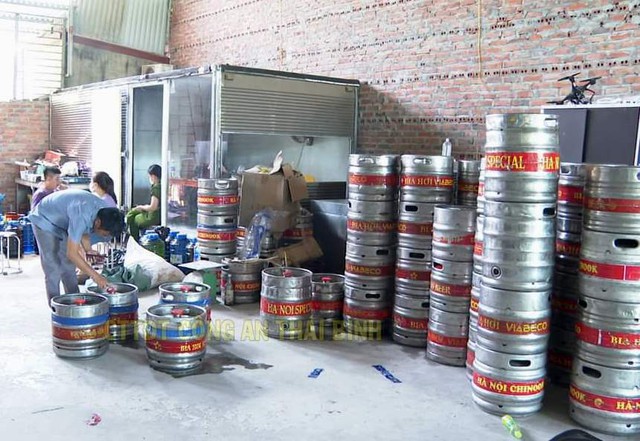 Nam thanh niên Thái Bình sản xuất gần 1000 keg bia giả để bán kiếm lời- Ảnh 1.