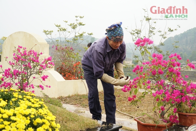 Chuyện những người phụ nữ xuyên Tết chăm 'giấc ngủ' cho 'người âm'- Ảnh 3.