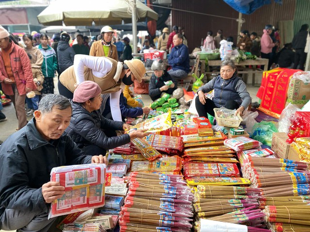 Độc đáo chợ phiên những ngày cuối năm ở Bắc Kạn - Ảnh 3.