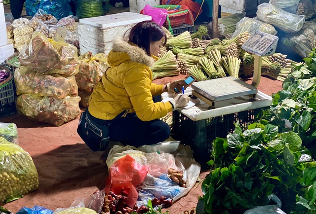 Chợ đầu mối nông sản đa dạng các mặt hàng phục vụ người dân ngày đầu năm mới 2025- Ảnh 10.