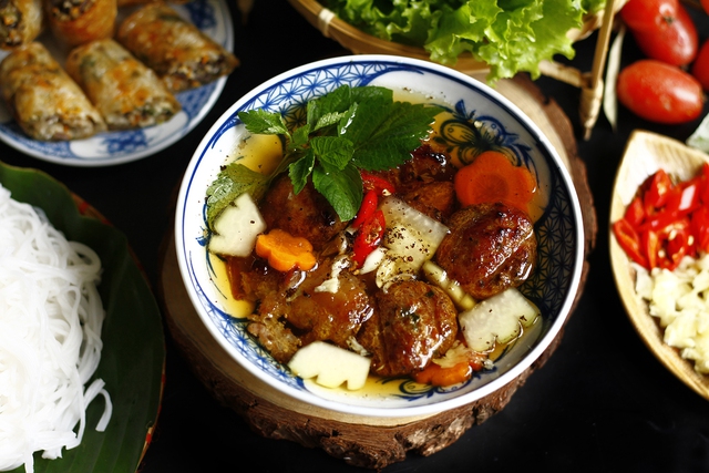 Cách làm bún chả, đặc sản Hà Nội bằng chảo chống dính  - Ảnh 3.