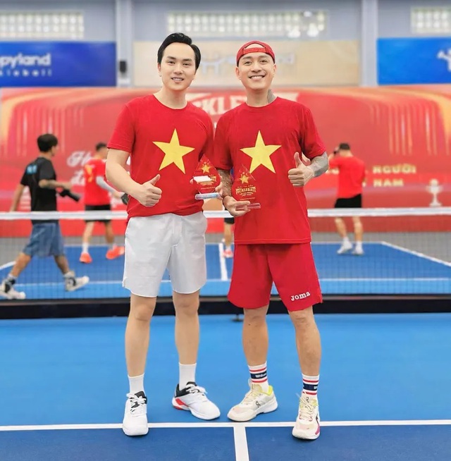 Đức Phúc, Tùng Dương, Tuấn Hưng cùng nhiều nghệ sĩ ủng hộ đồng bào bị ảnh hưởng bởi bão số 10 - Ảnh 3.