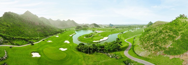 Legend Valley Country Club: Từ vùng đầm lầy hoang sơ đến 'thiên đường golf' giữa lòng Ninh Bình - Ảnh 1. Legend Valley Country Club: Từ vùng đầm lầy hoang sơ đến 'thiên đường golf' giữa lòng Ninh Bình - Ảnh 1.