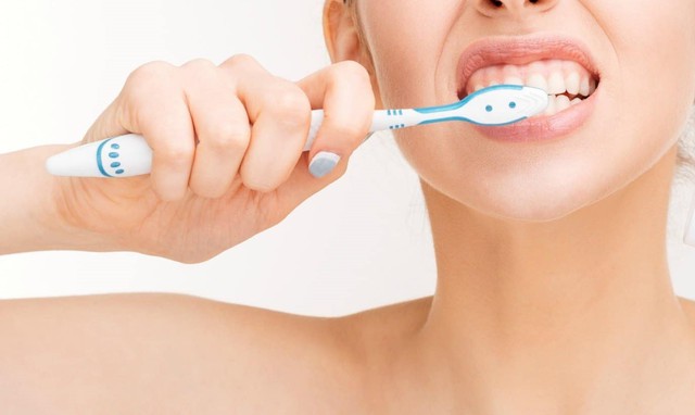 Bật mí cách giúp giữ cho răng trắng đẹp - Ảnh 3.