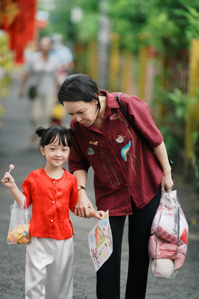 Hồng Đào: 'Các con có thể cãi cha mẹ, nhưng chưa từng cãi bà ngoại' - Ảnh 4.