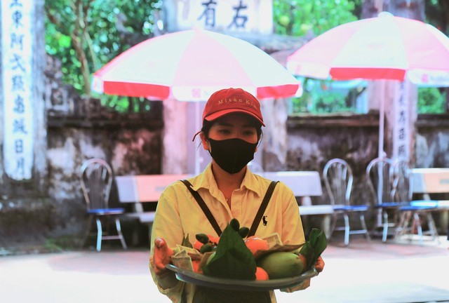 Lễ hội đền Trần 2025 tại Nam Định thu hút đông đảo du khách và người dân - Ảnh 4.