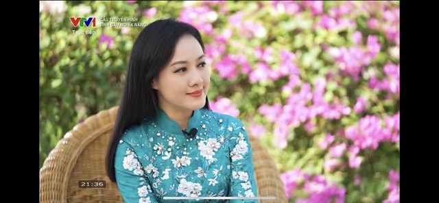 Nhan sắc BTV Hoài Anh 'thăng hạng' trong mắt khán giả nhờ cách mix đồ đúng tính cách - Ảnh 6.
