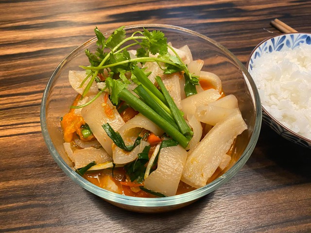 bi-lon-sot-ca-chua-1760371264975153750778.jpg