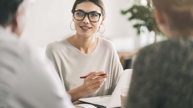 9 chân lý nghe ngược đời nhưng giúp bạn sống không bị thiệt thòi - Ảnh 1.