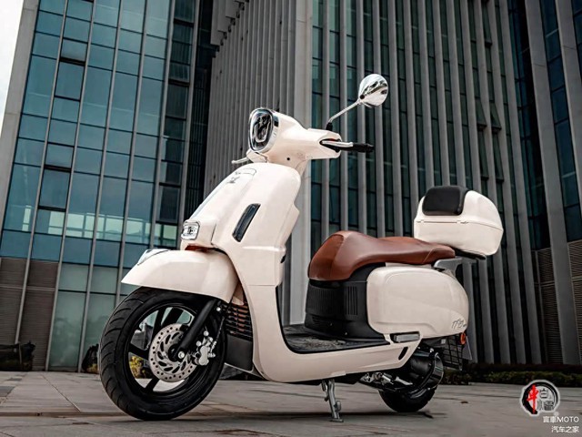 Xe ga 125cc giá 27 triệu đồng đẹp cổ điển tựa Vespa, trang bị hiện đại, rẻ hơn Vision, chỉ như xe số Wave Alpha - Ảnh 2. Xe ga 125cc giá 27 triệu đồng đẹp cổ điển tựa Vespa, trang bị hiện đại, rẻ hơn Vision, chỉ như xe số Wave Alpha - Ảnh 2.
