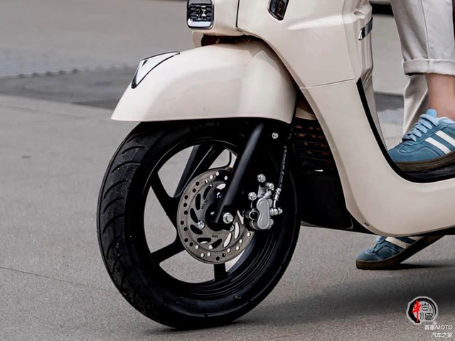 Xe ga 125cc giá 27 triệu đồng đẹp cổ điển tựa Vespa, trang bị hiện đại, rẻ hơn Vision, chỉ như xe số Wave Alpha - Ảnh 3. Xe ga 125cc giá 27 triệu đồng đẹp cổ điển tựa Vespa, trang bị hiện đại, rẻ hơn Vision, chỉ như xe số Wave Alpha - Ảnh 3.